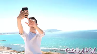 Understanding Why Some Individuals Choose Not to Share Photos on Social Media
